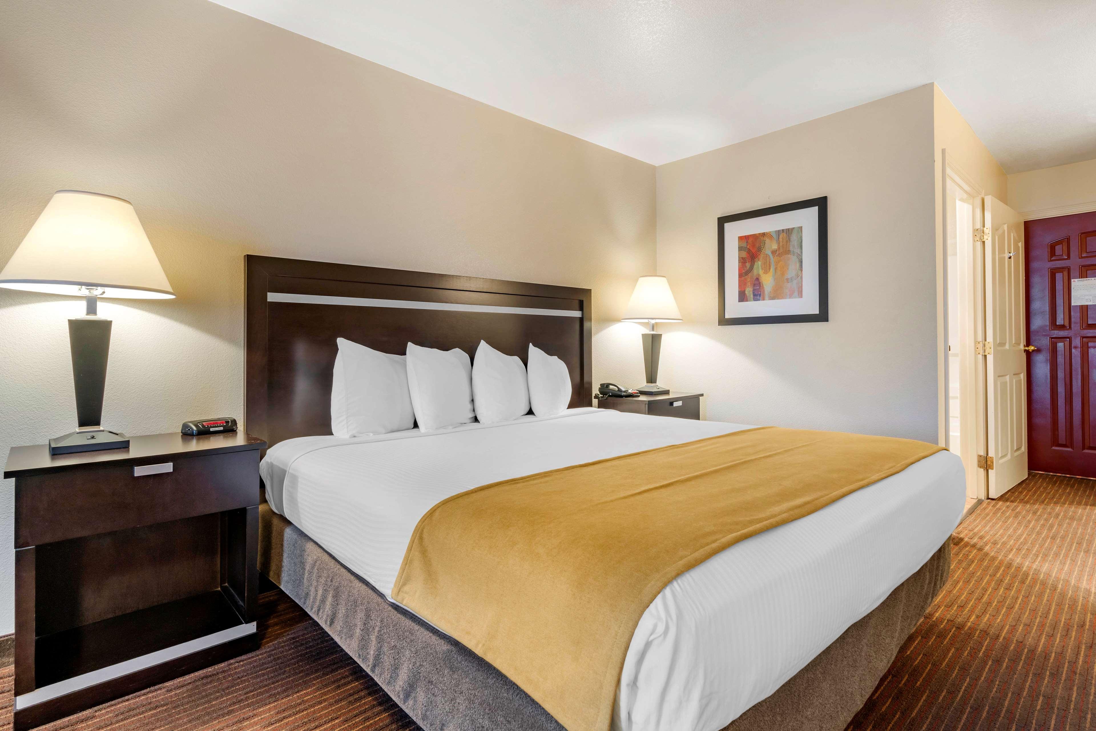Best Western Luxury Inn Tracy Zewnętrze zdjęcie