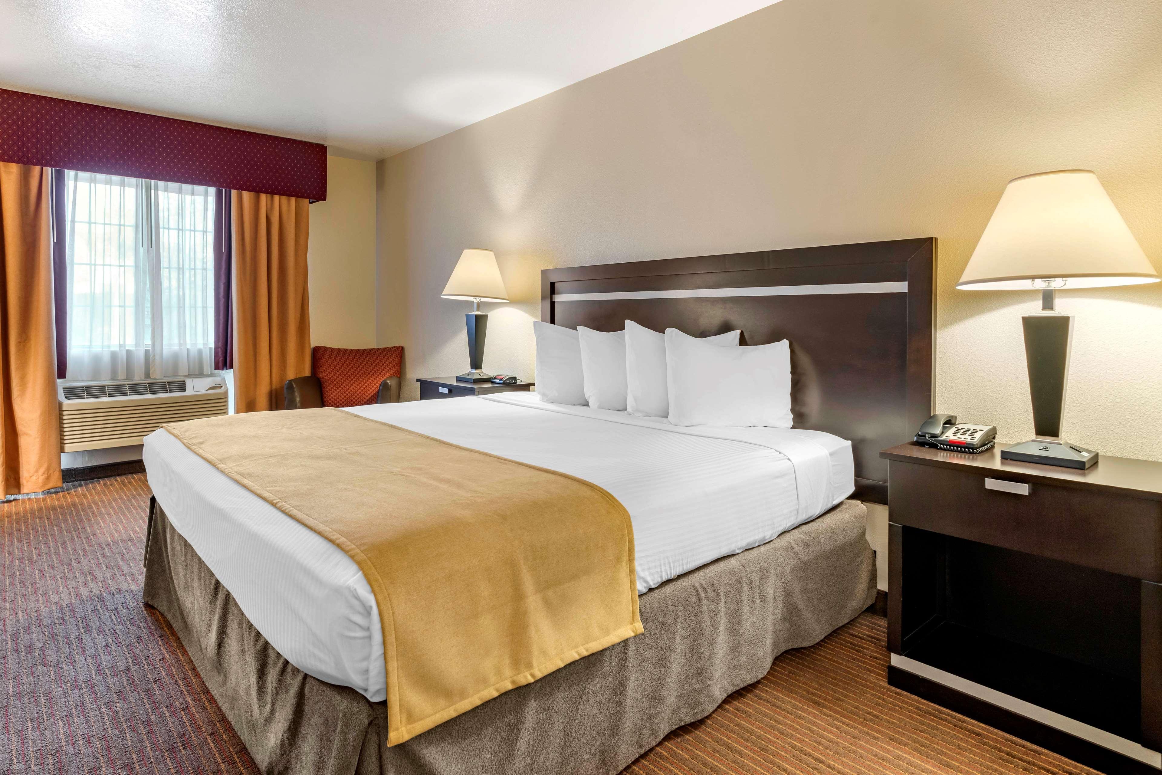Best Western Luxury Inn Tracy Zewnętrze zdjęcie